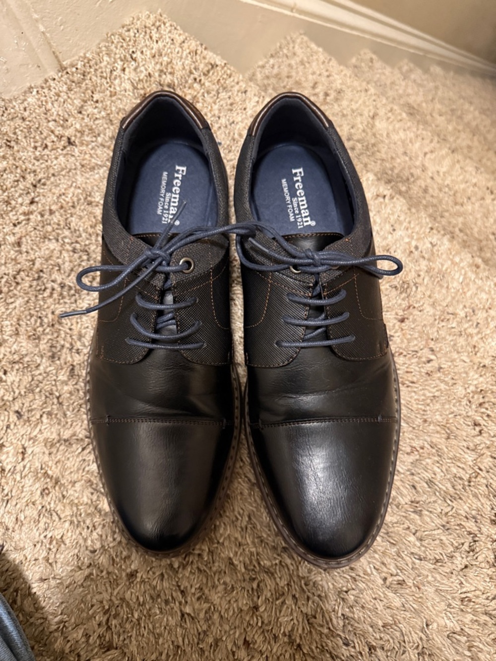 Men's Black Cap-Toe Derby Shoes